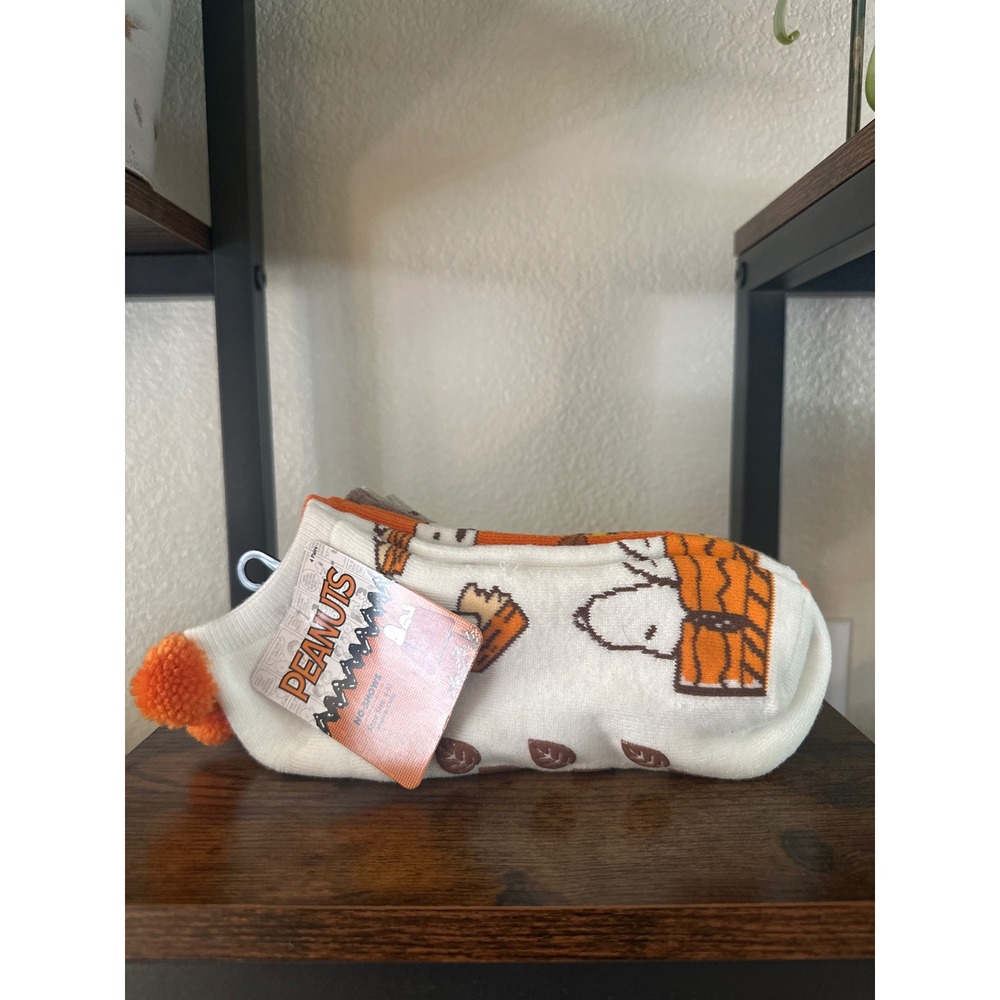 Peanuts Snoopy Thanksgiving 4 Pack No Show Socks Pom Pom Woodstock Fall Orange